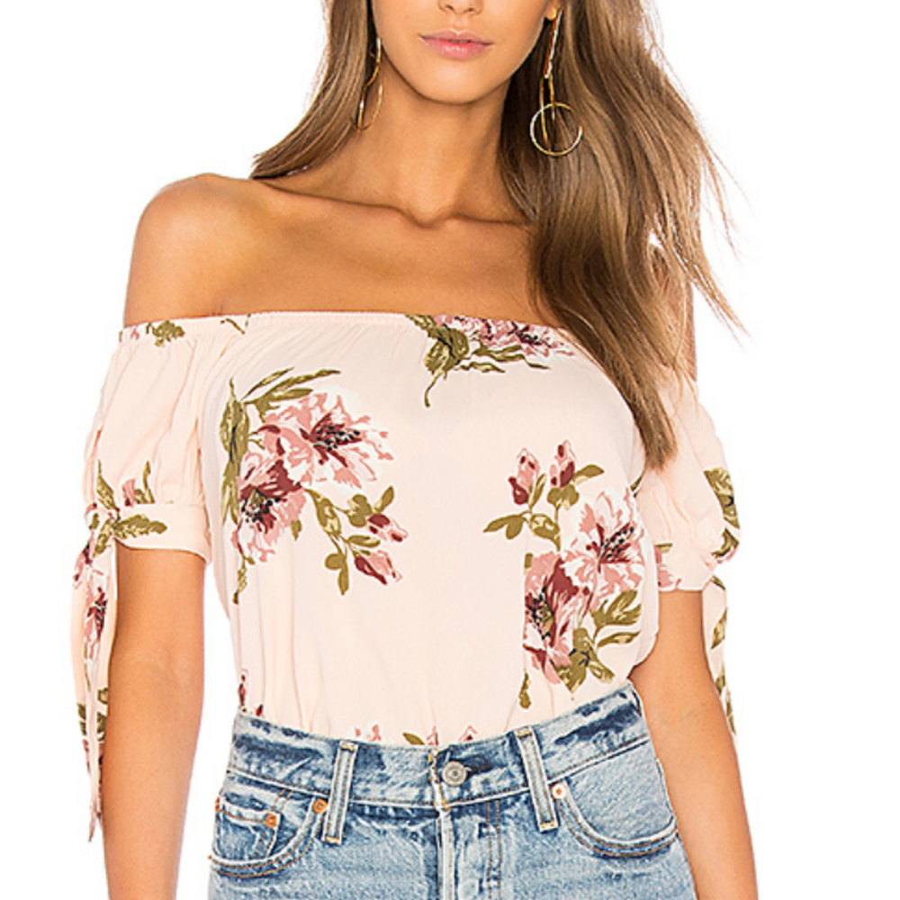 NWOT FLYNN SKYE maple top in blush gatherings!